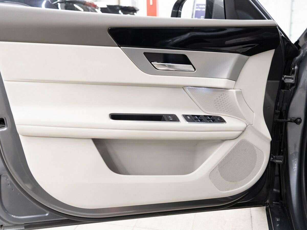 Jaguar XF, 2017 Фото №15