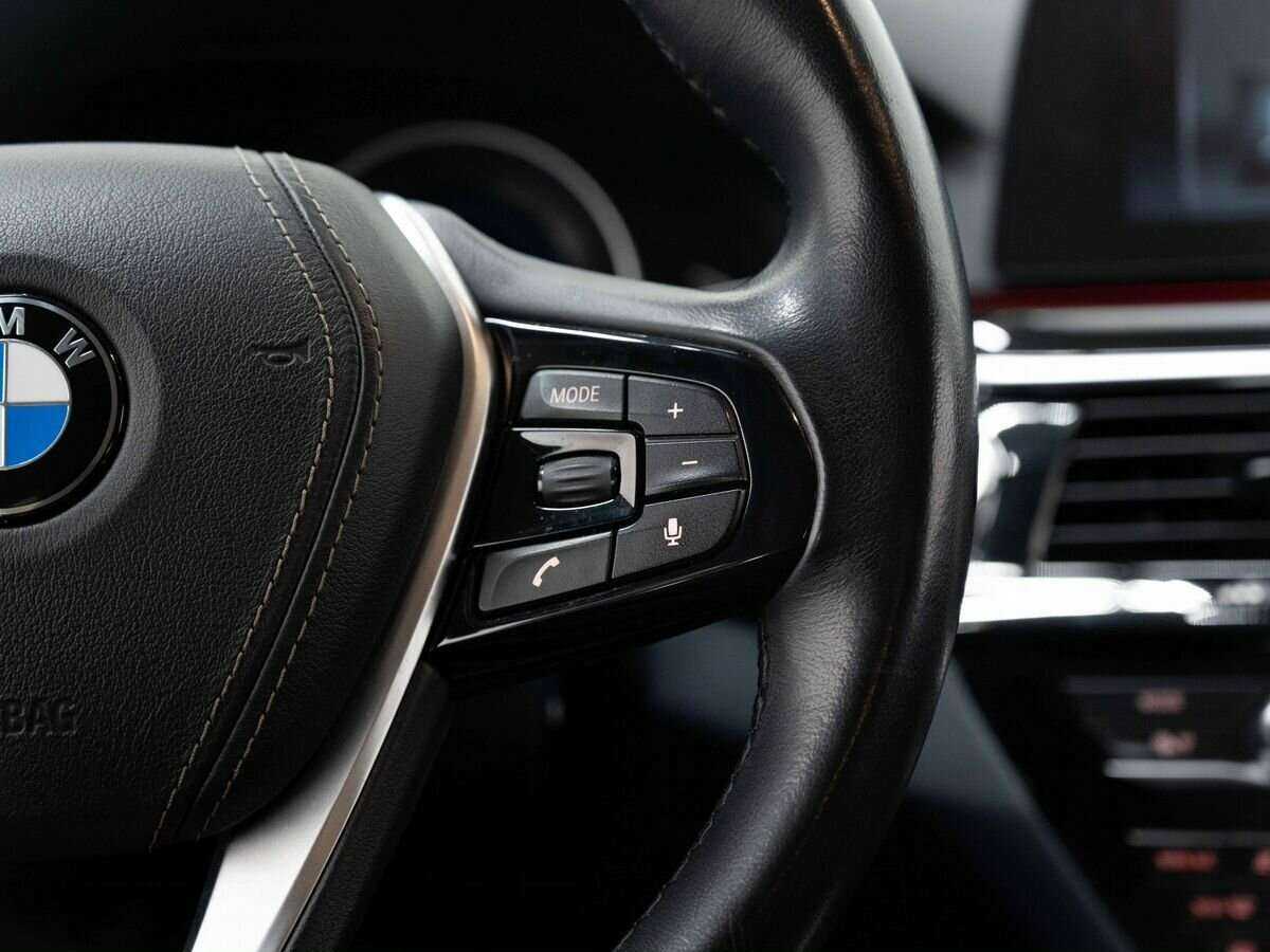 BMW 5 серии 520d xDrive, 2017 Фото №17