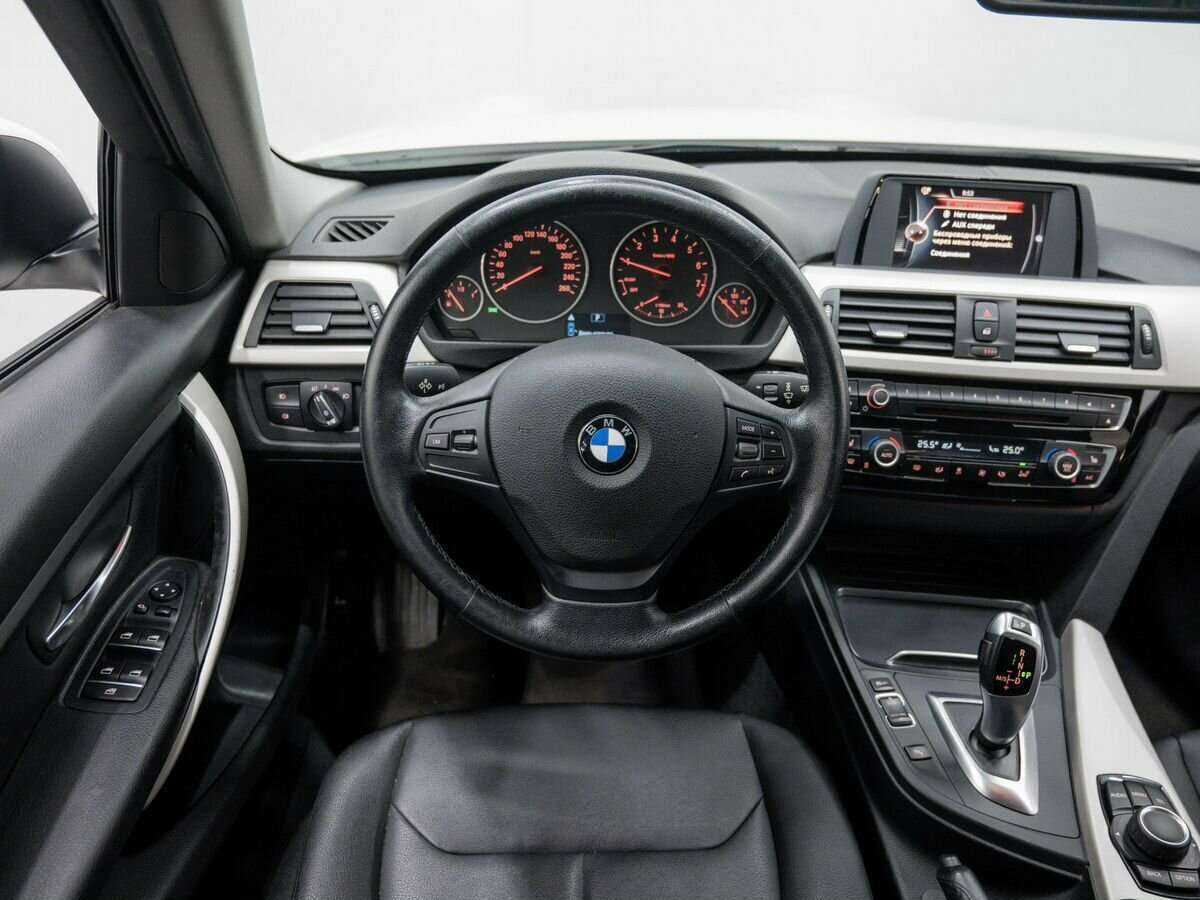 BMW 3 серии 320i, 2015 Фото №11