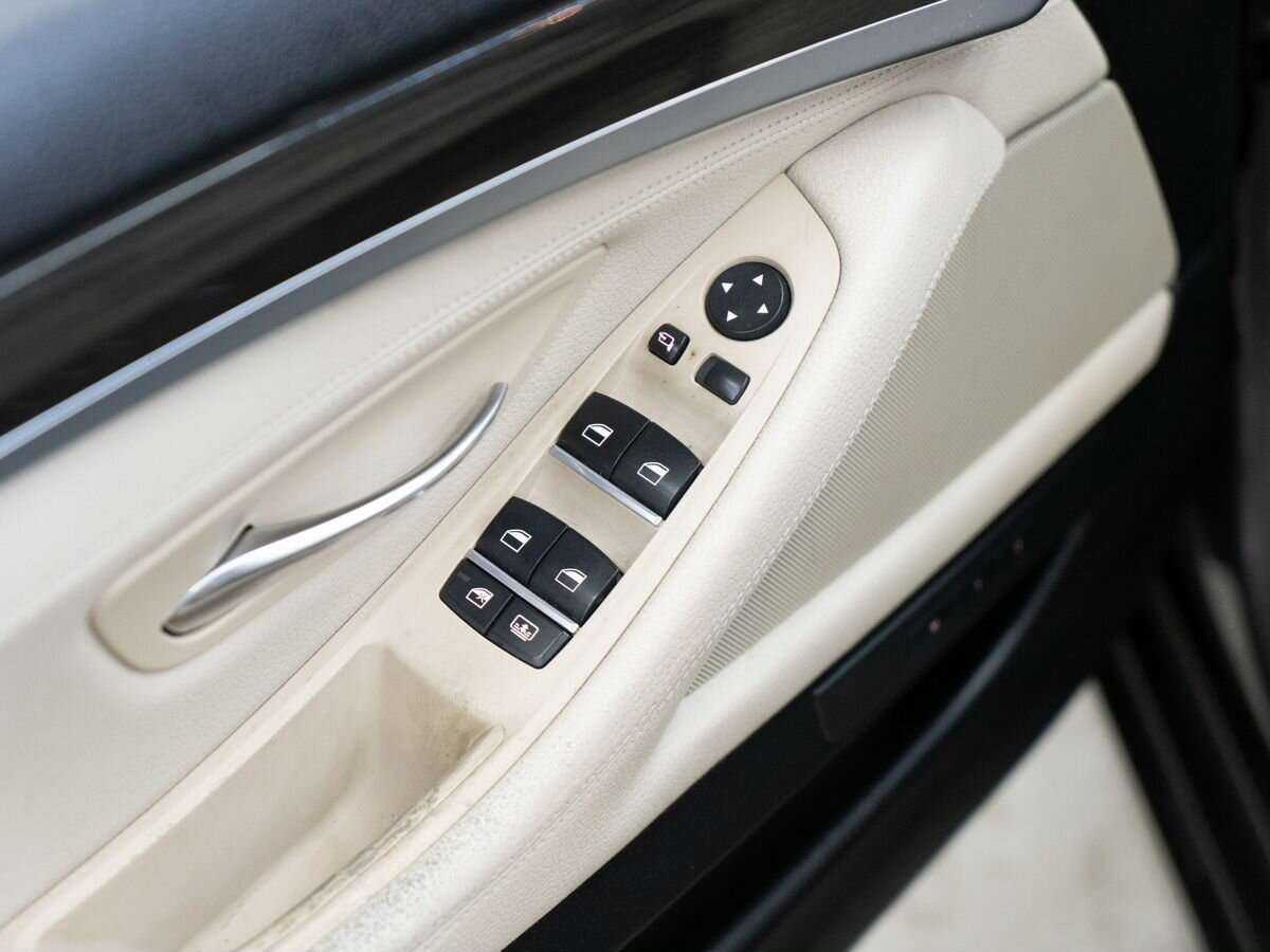 BMW 5 серии 535i xDrive, 2012 Фото №14