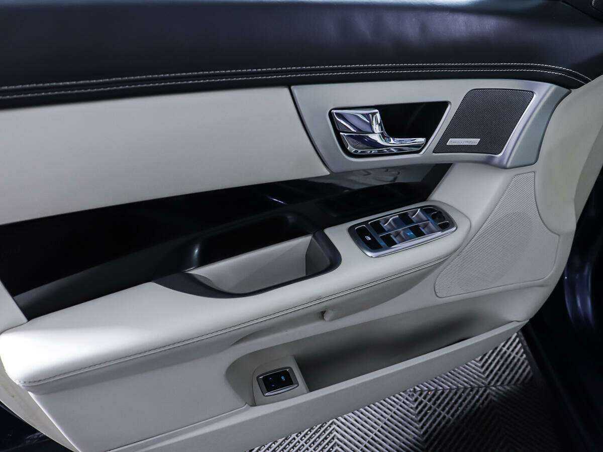 Jaguar XF, 2012 Фото №16