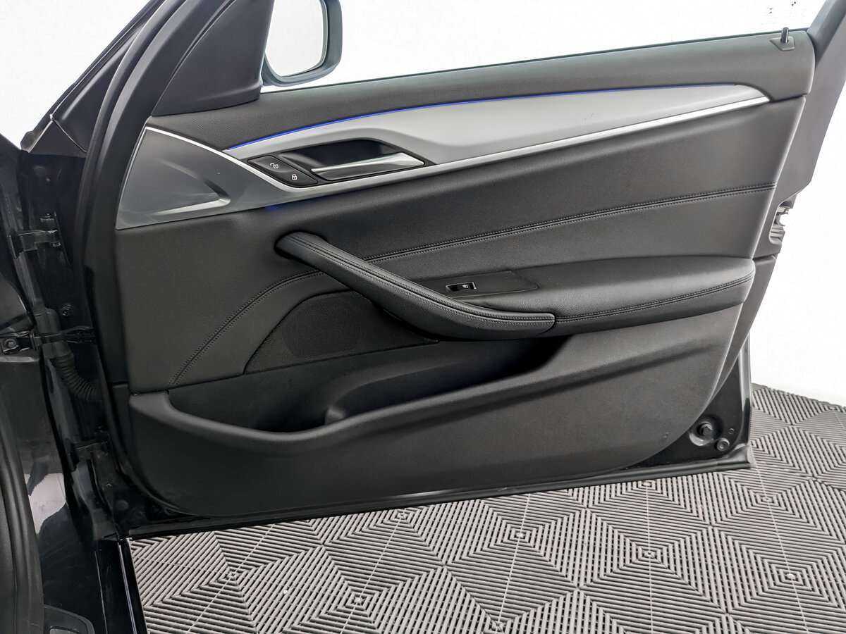 BMW 5 серии 520i, 2018 Фото №21