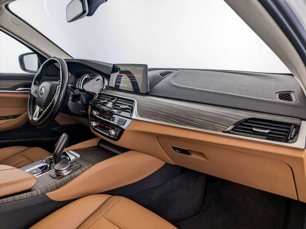 BMW 5 серии 520d xDrive, 2017 Фото №11