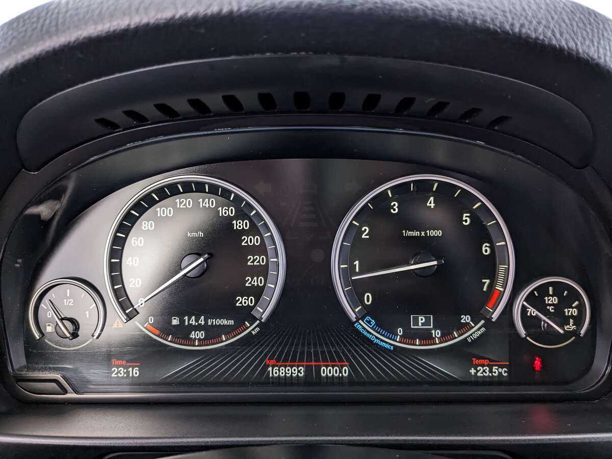 BMW 5 серии 528i xDrive, 2014 Фото №11