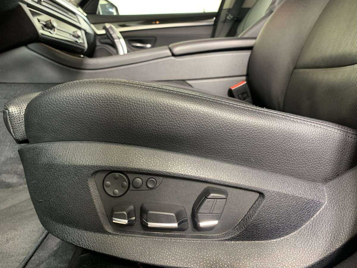 BMW 5 серии 530d, 2012 Фото №14