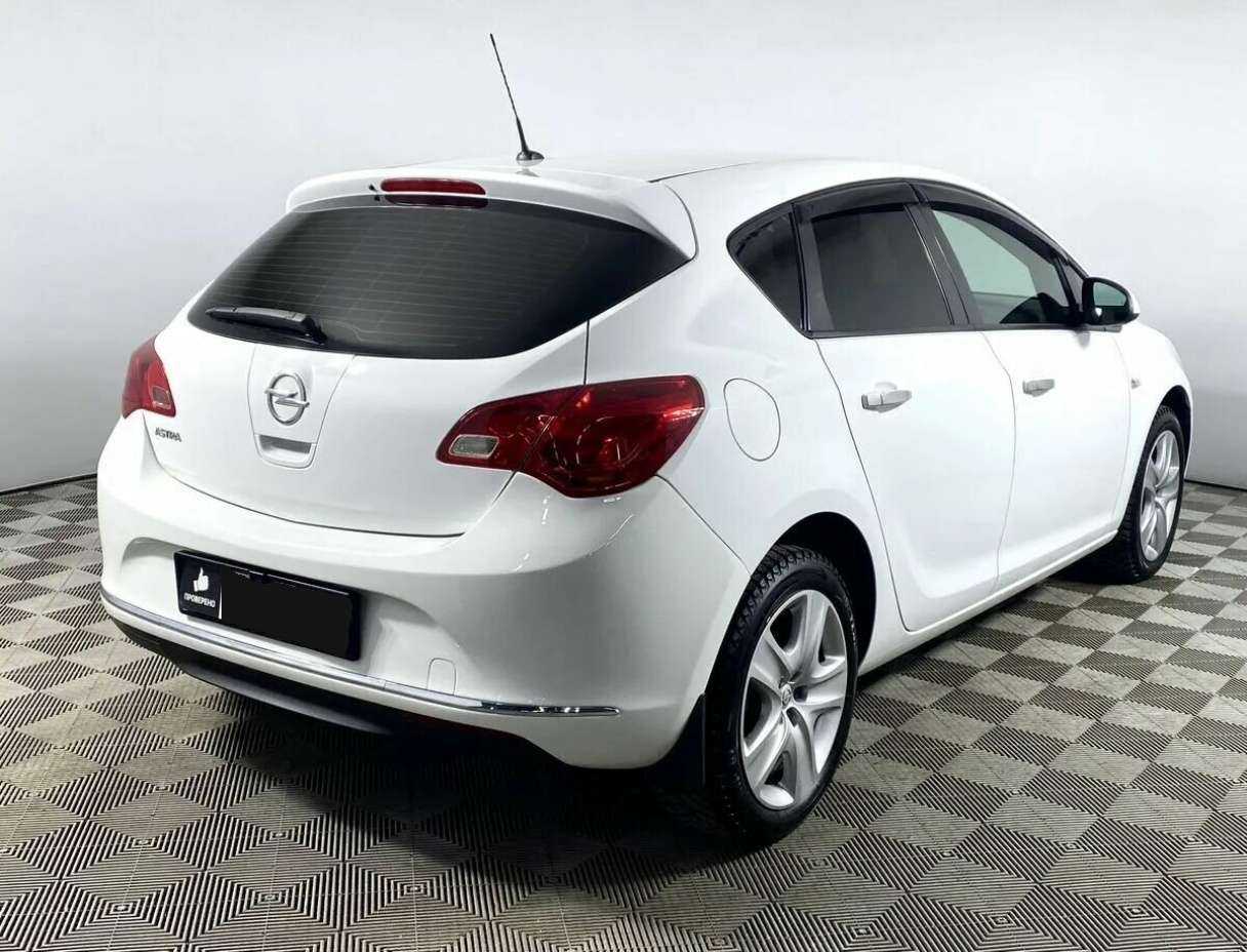 Opel Astra, 2012 - 110 000 км. | Фото №4