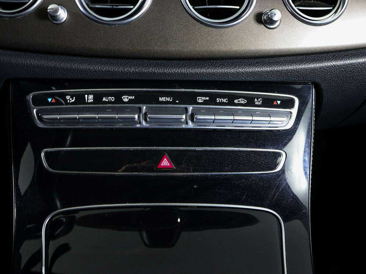 Mercedes-Benz E-Класс 200, 2016 Фото №23