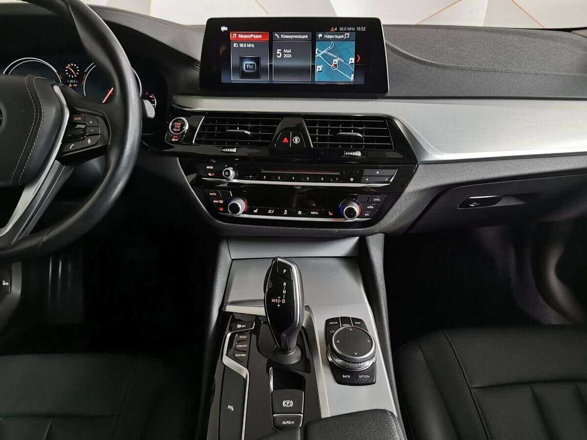 BMW 5 серии 520d xDrive, 2018 Фото №11