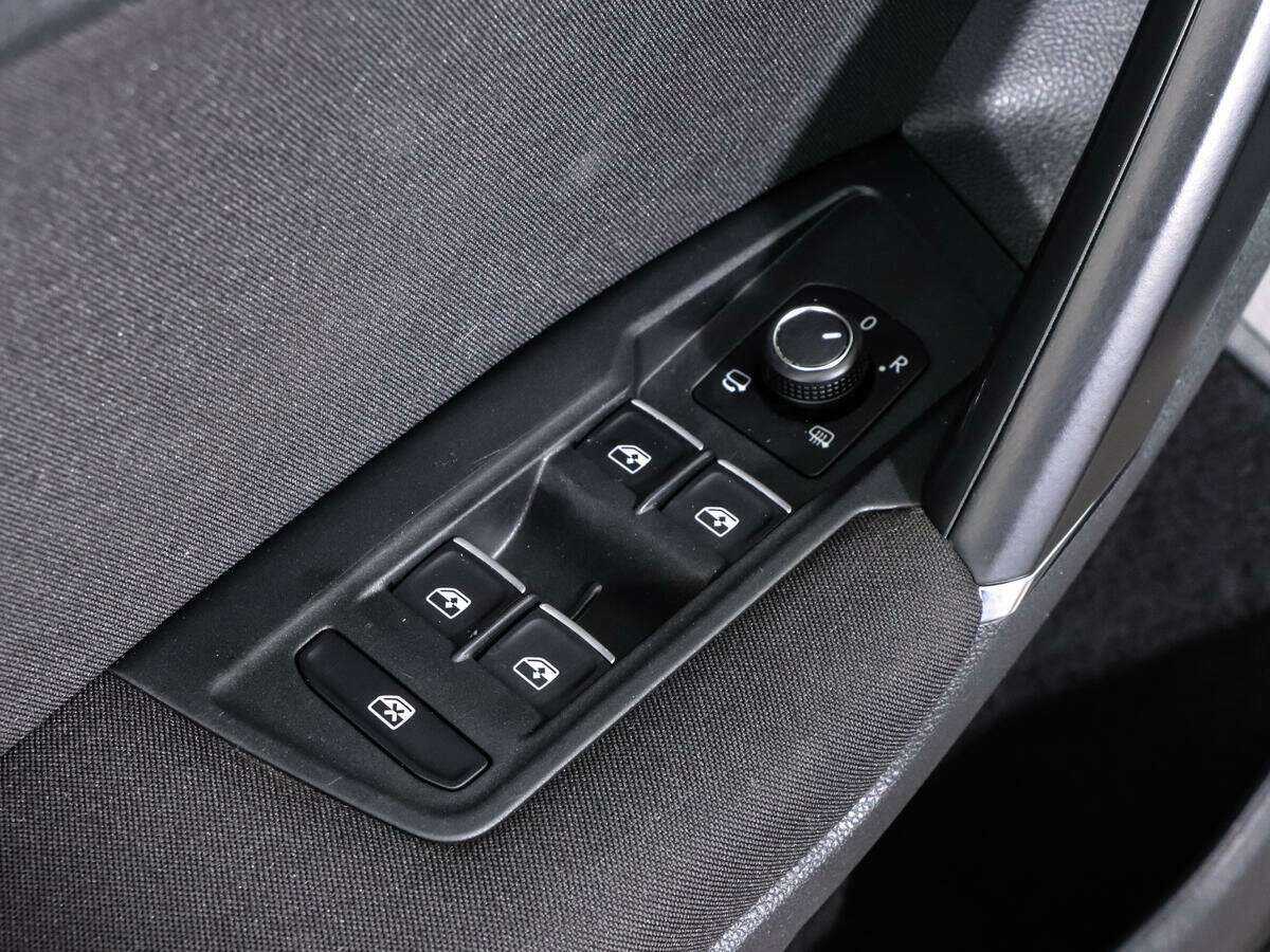 Volkswagen Tiguan, 2018 Фото №18