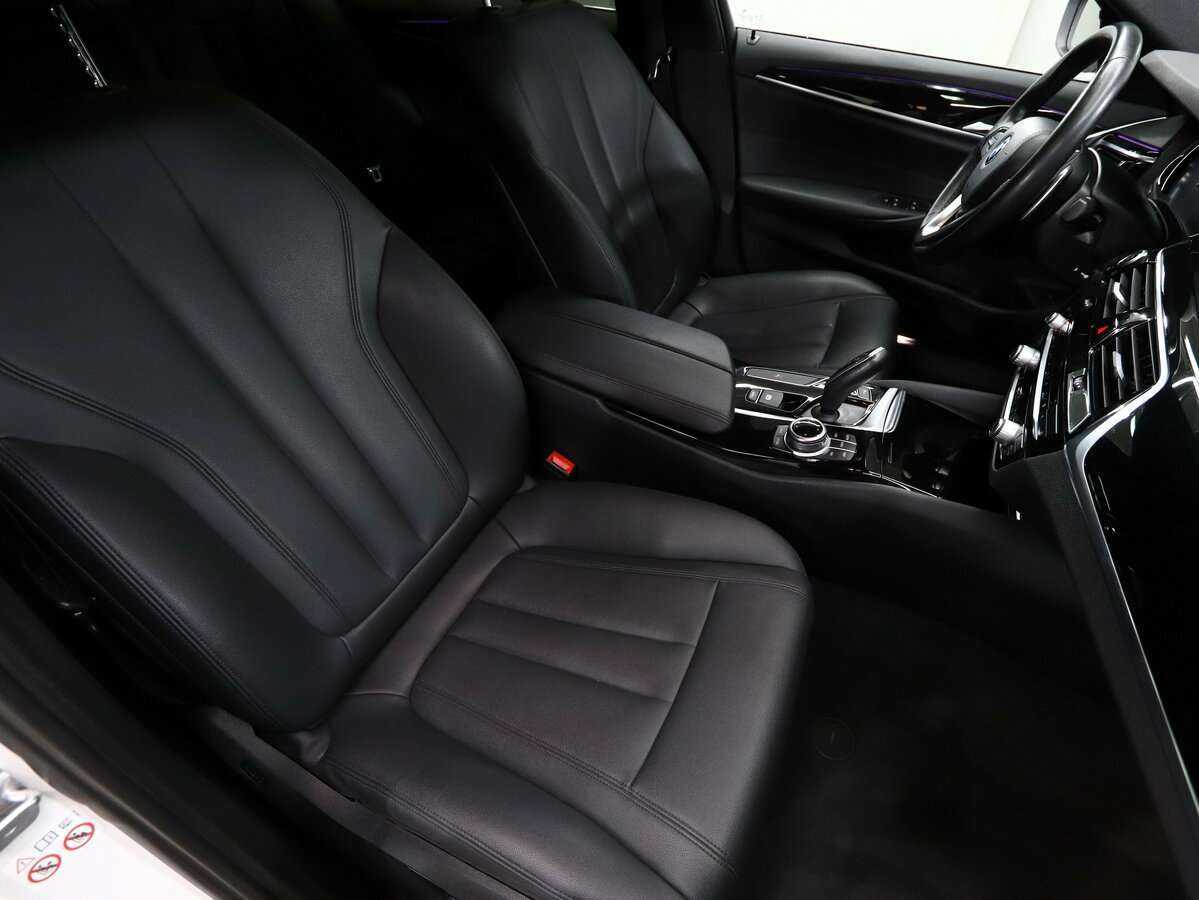 BMW 5 серии 520d xDrive, 2017 Фото №9