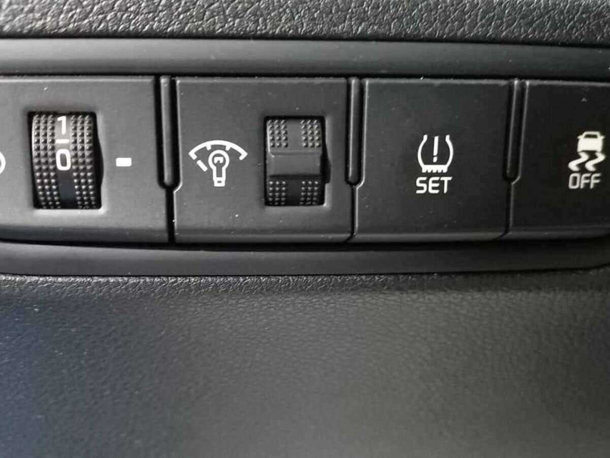 Kia Rio X-Line, 2018 Фото №14