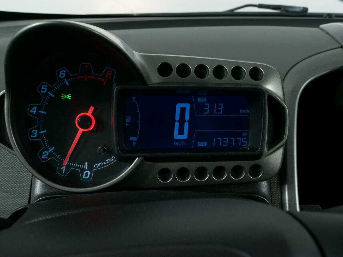 Chevrolet Aveo, 2013 Фото №10