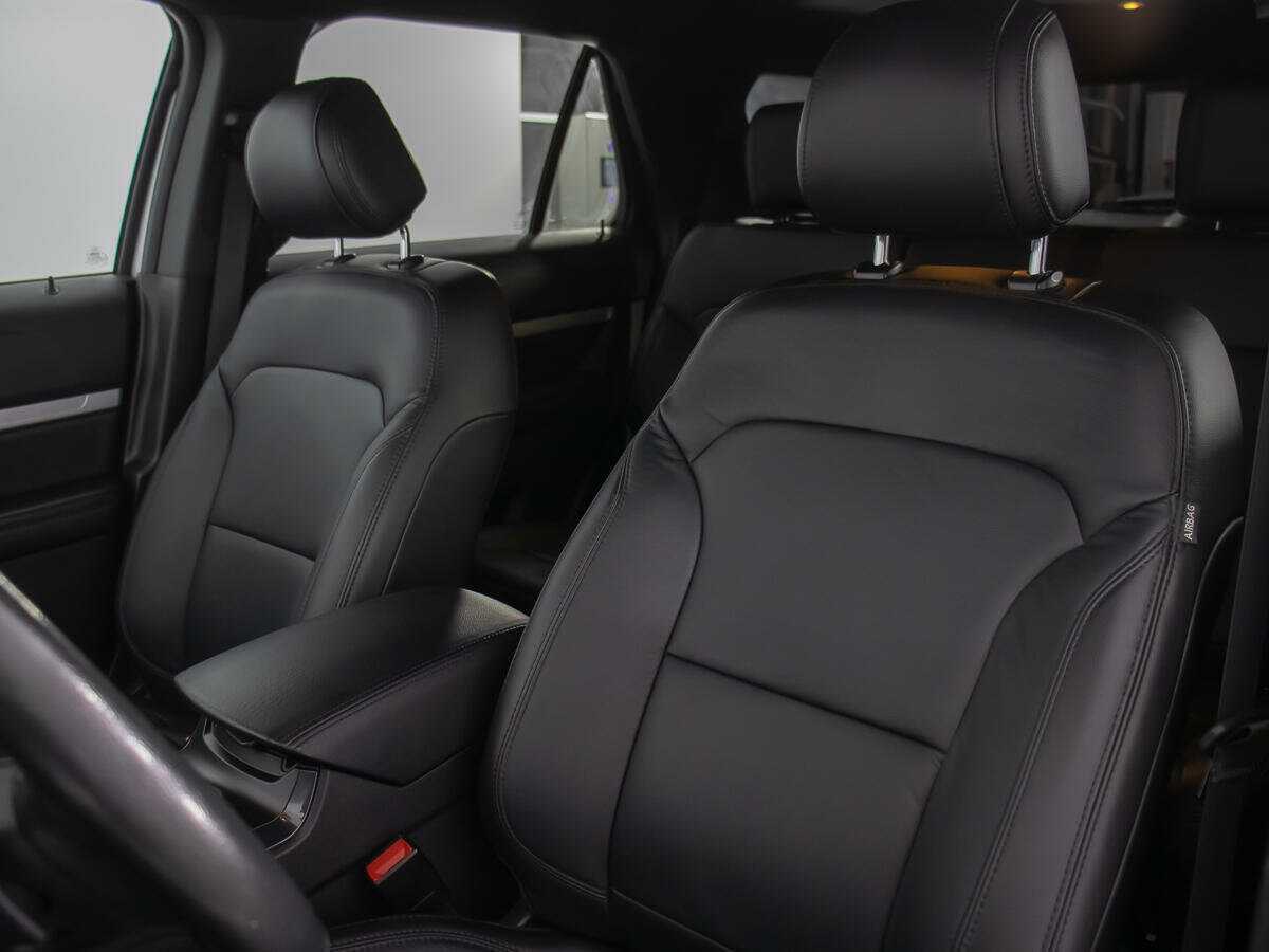 Ford Explorer, 2017 Фото №14