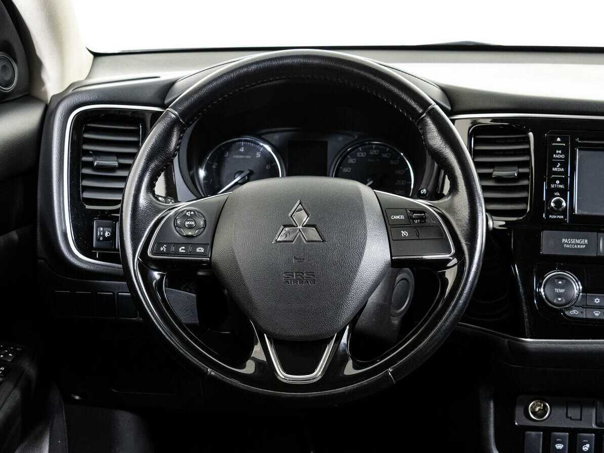 Mitsubishi Outlander, 2017 Фото №12
