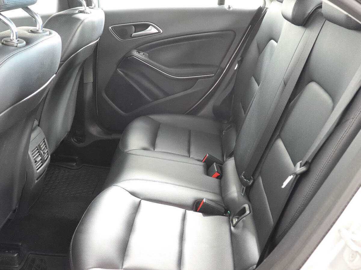 Mercedes-Benz CLA 200, 2014 Фото №9