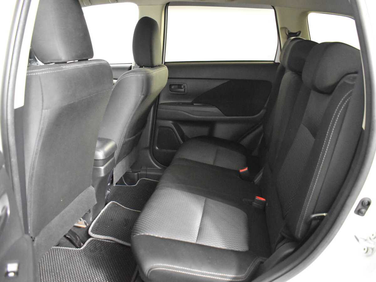 Mitsubishi Outlander, 2017 Фото №7