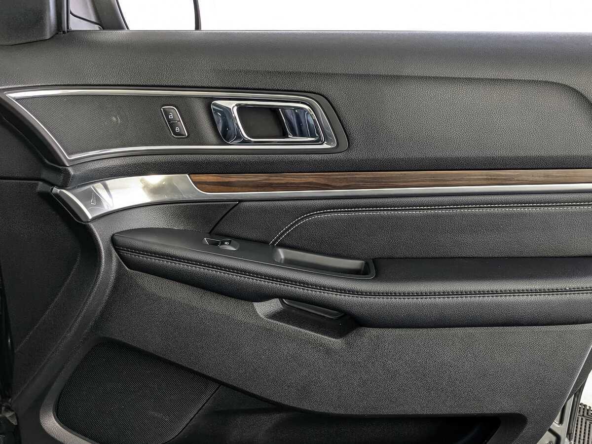 Ford Explorer, 2017 Фото №18