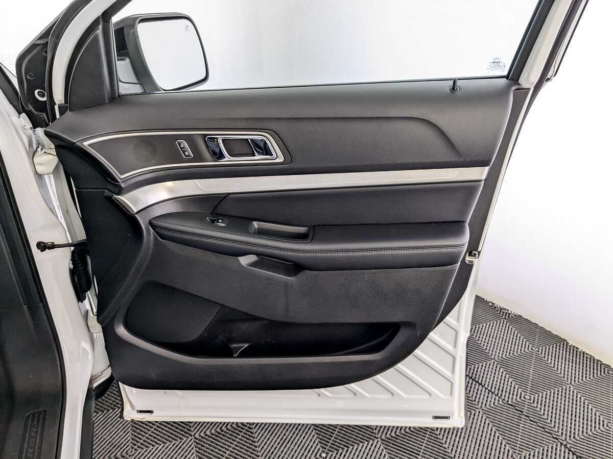 Ford Explorer, 2017 Фото №21