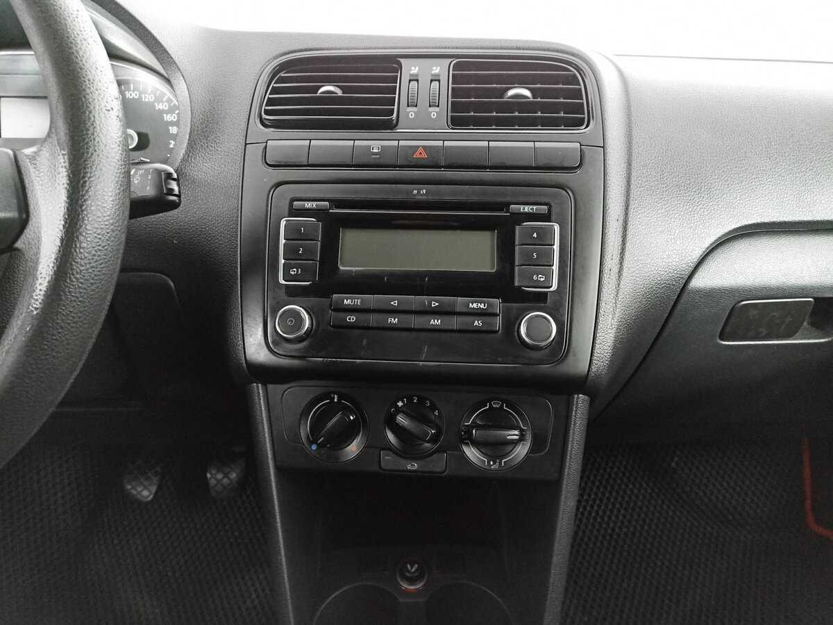 Volkswagen Polo, 2012 Фото №13