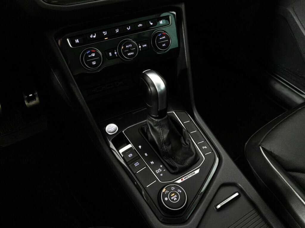 Volkswagen Tiguan, 2020 Фото №19