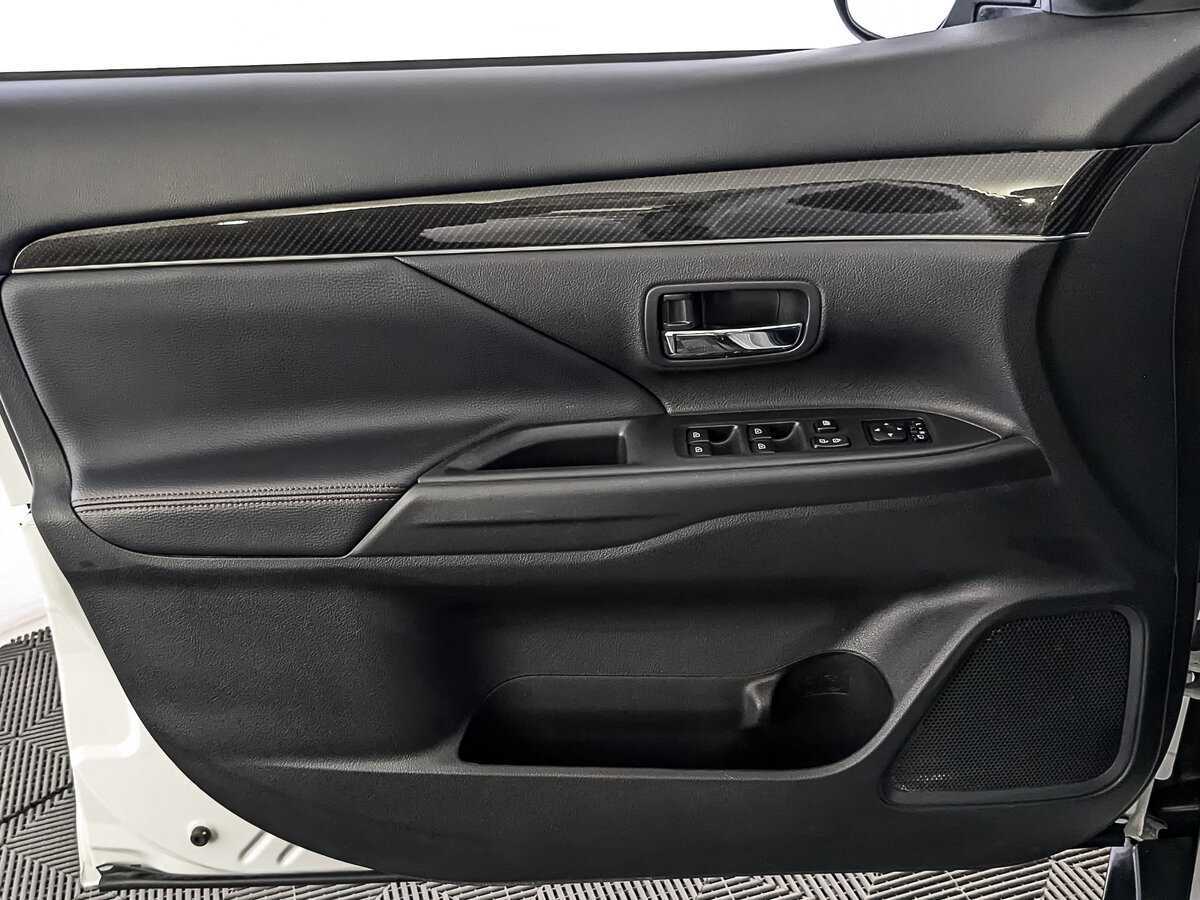 Mitsubishi Outlander, 2022 Фото №19