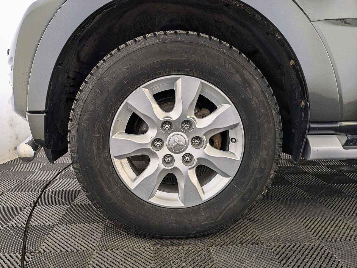 Mitsubishi Pajero, 2018 Фото №12