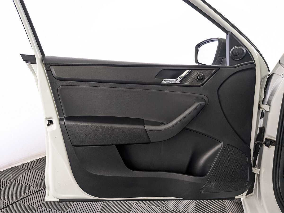 Skoda Rapid, 2017 Фото №18