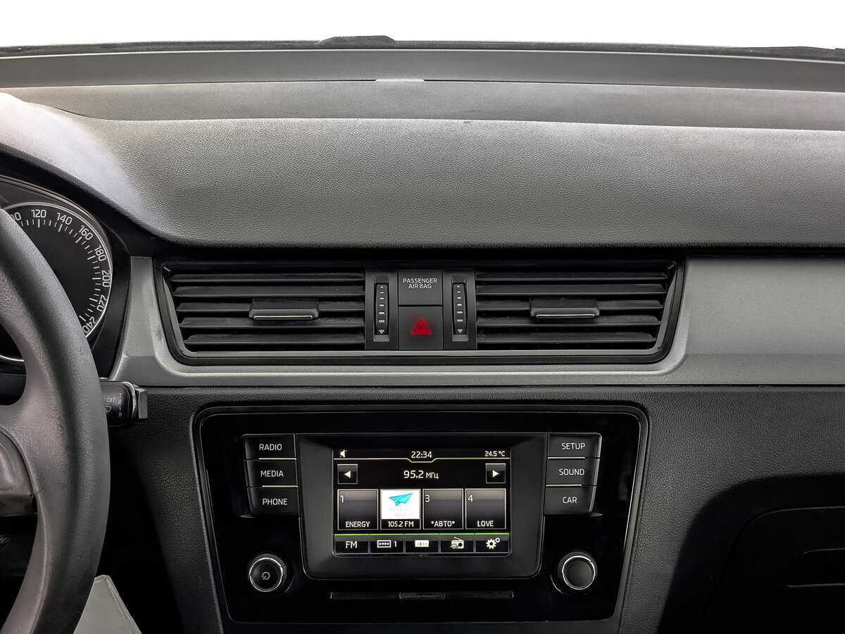 Skoda Rapid, 2017 Фото №17