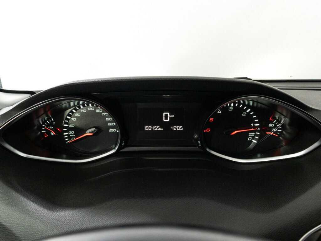 Peugeot 308, 2018 Фото №12