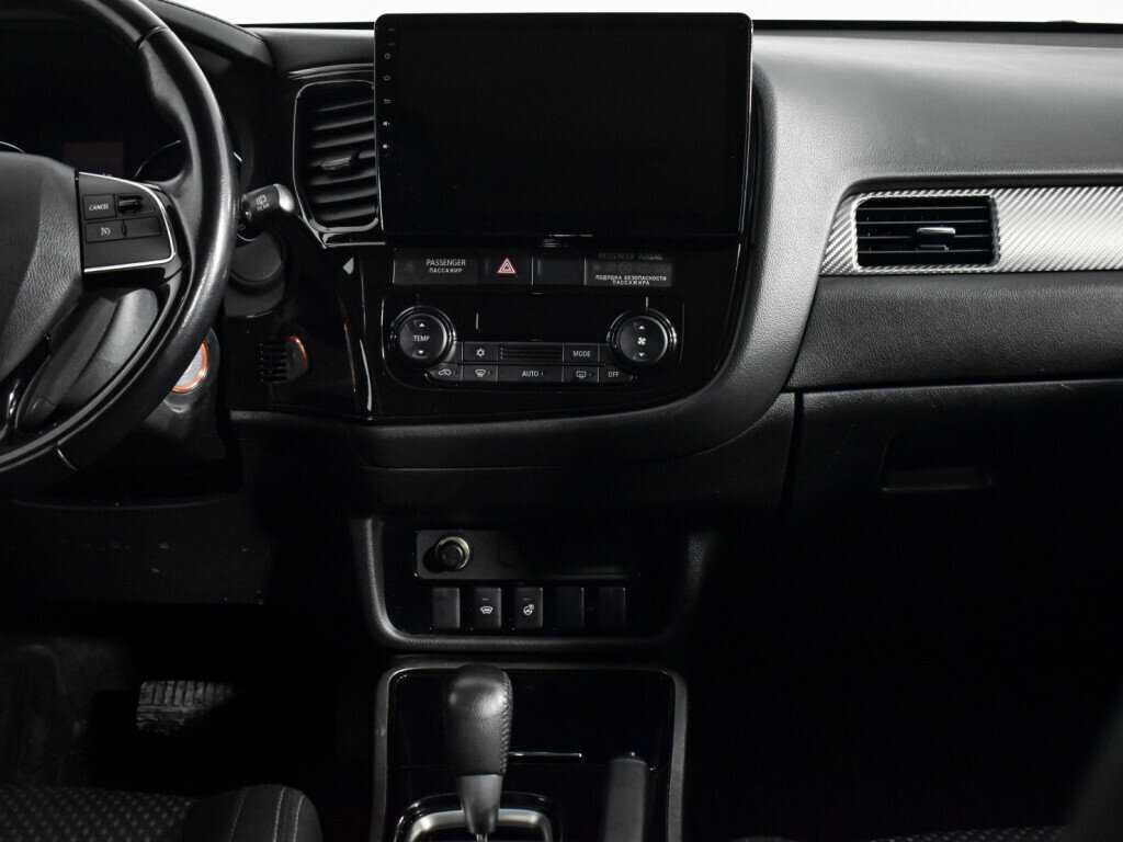 Mitsubishi Outlander, 2017 Фото №15