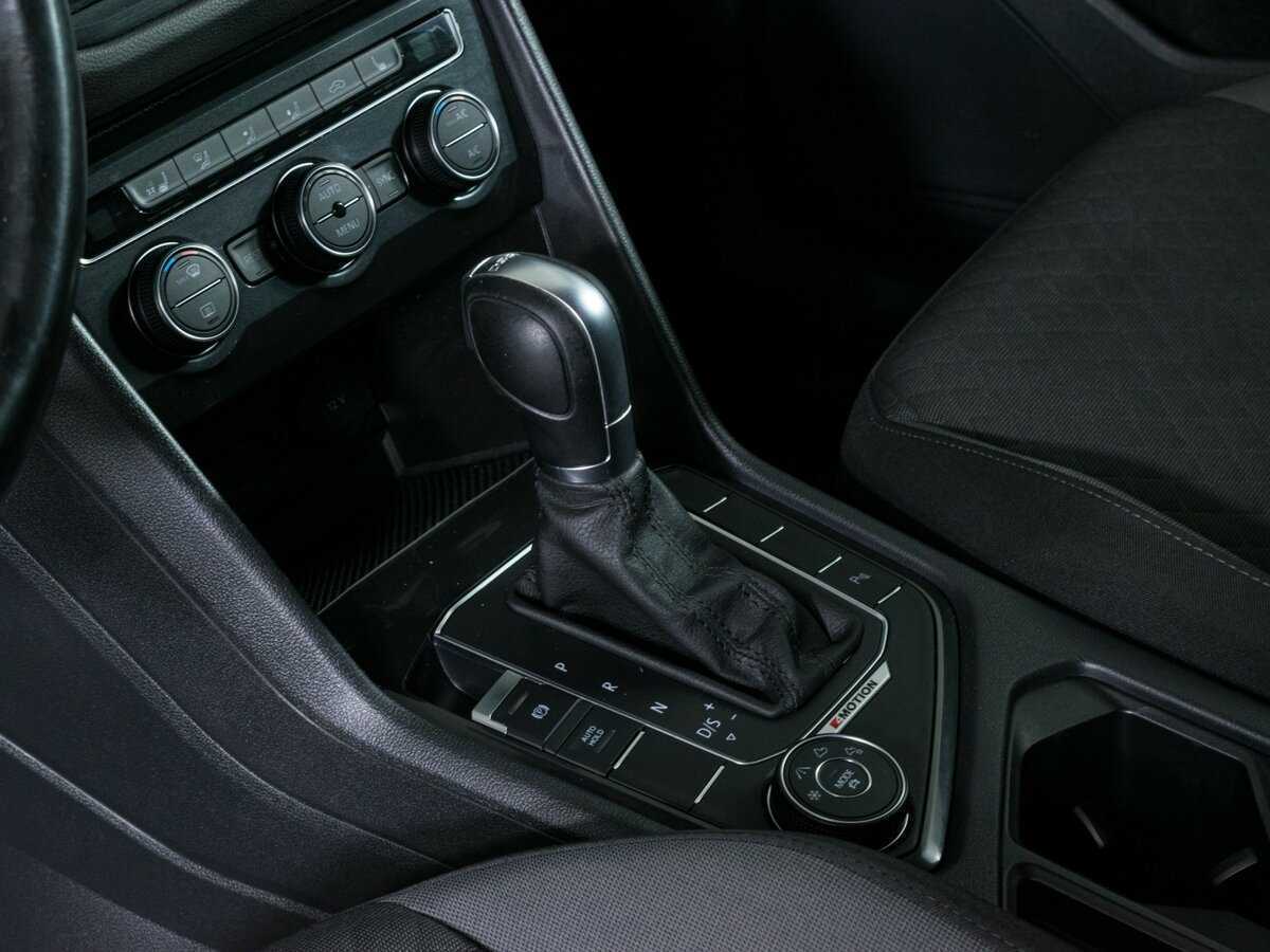 Volkswagen Tiguan, 2018 Фото №13