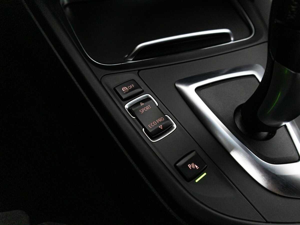 BMW 3 серии 320i xDrive, 2016 Фото №18