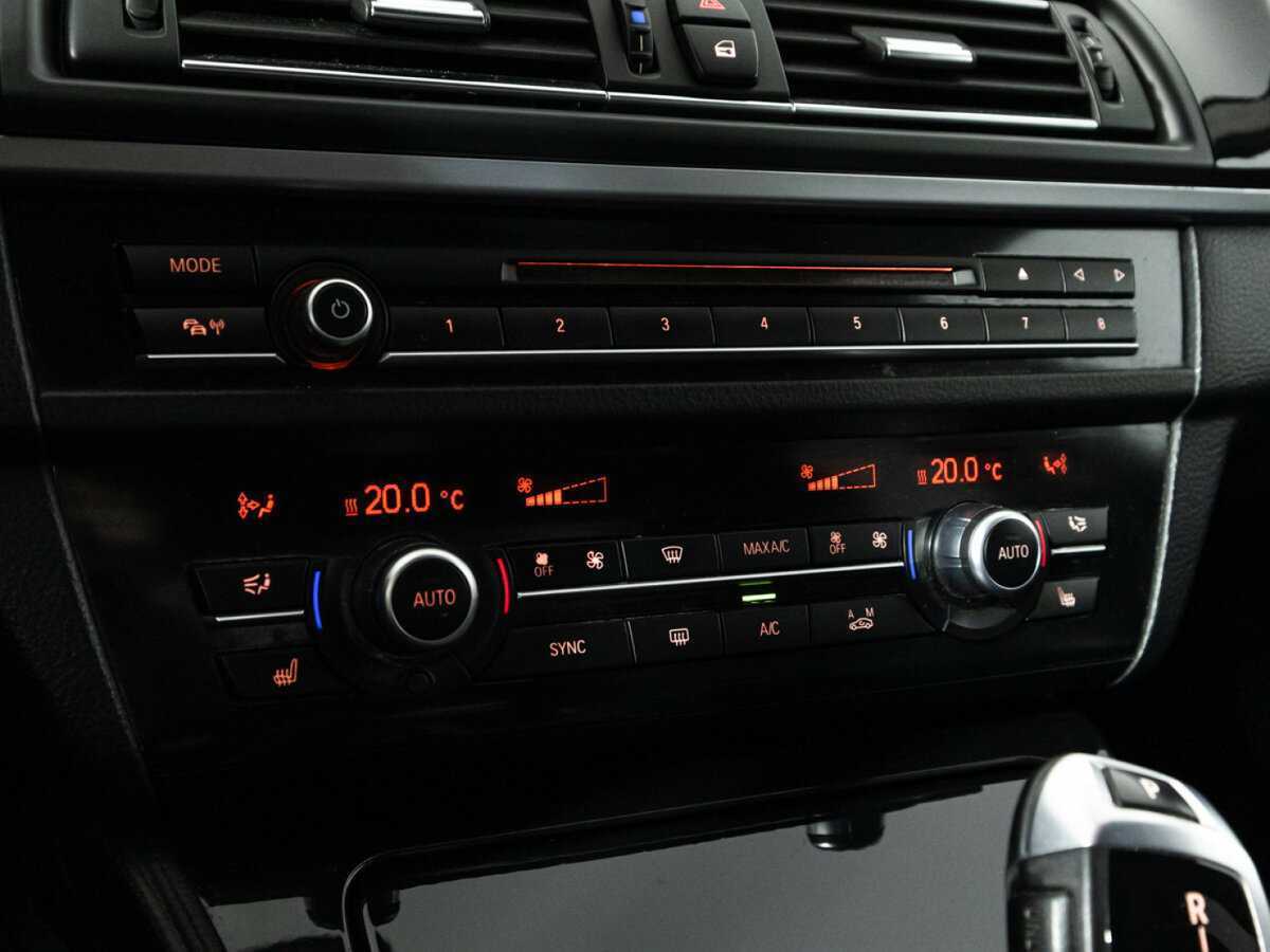 BMW 5 серии 528i xDrive, 2014 Фото №20