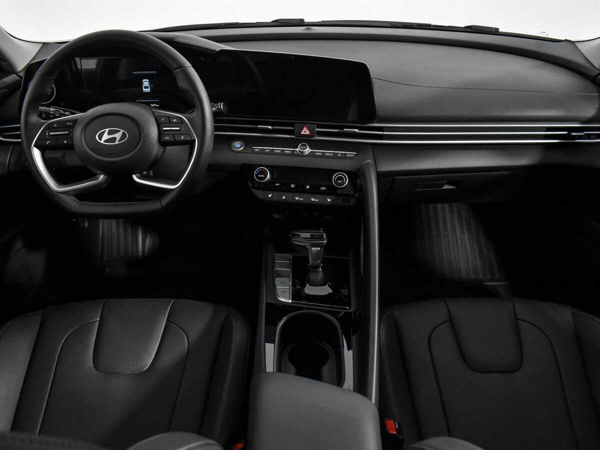 Hyundai Elantra, 2023 Фото №17