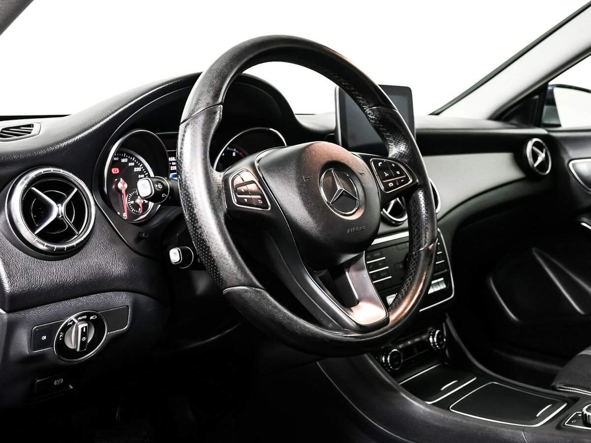 Mercedes-Benz CLA 200, 2018 Фото №12