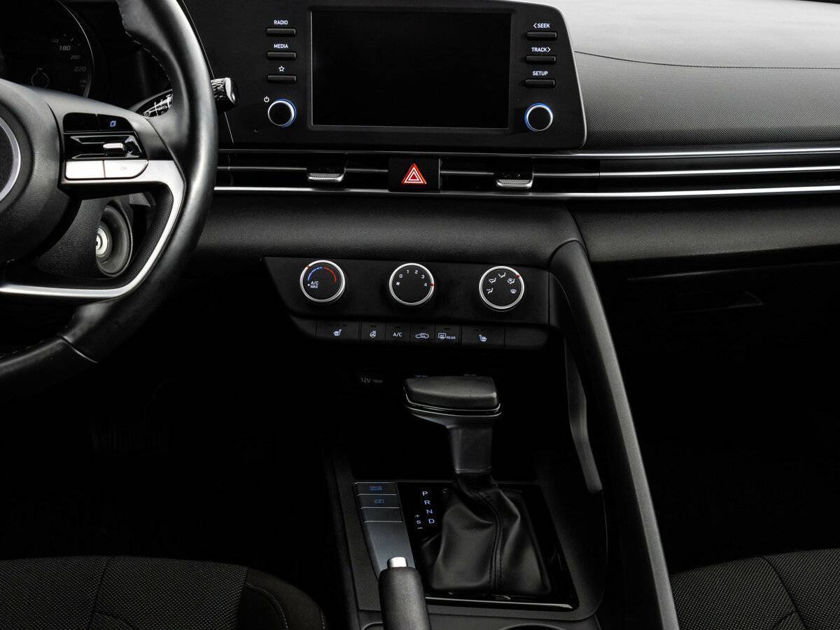 Hyundai Elantra, 2021 Фото №16
