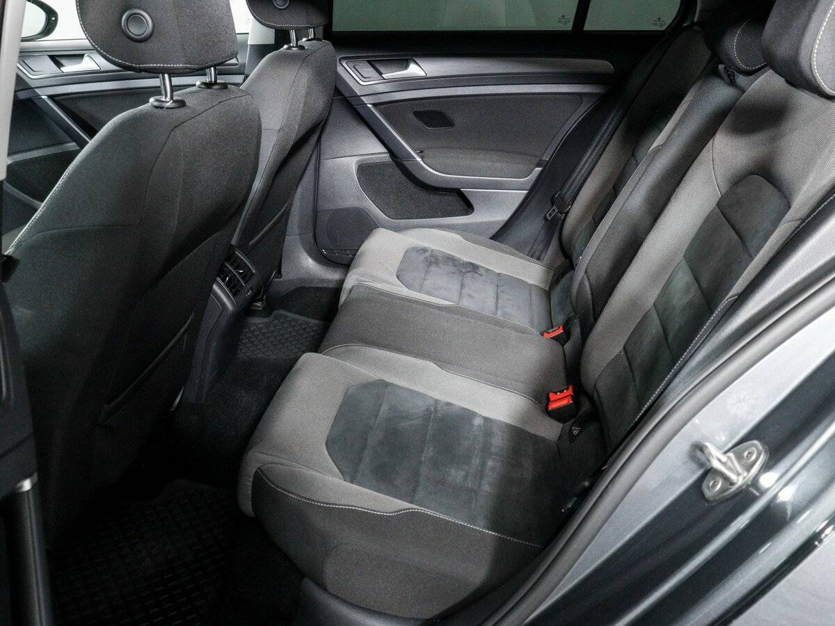 Volkswagen Golf, 2018 Фото №10