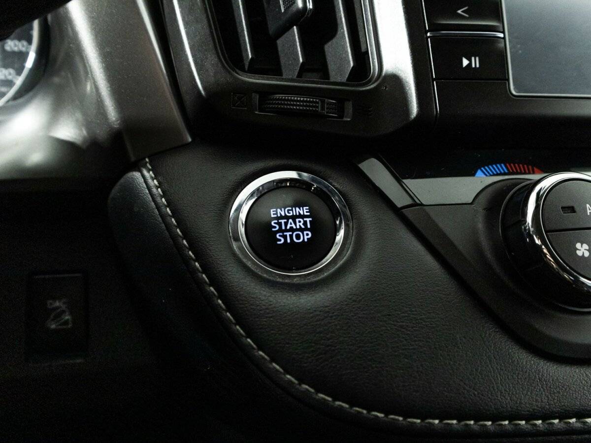 Toyota RAV4, 2018 Фото №22