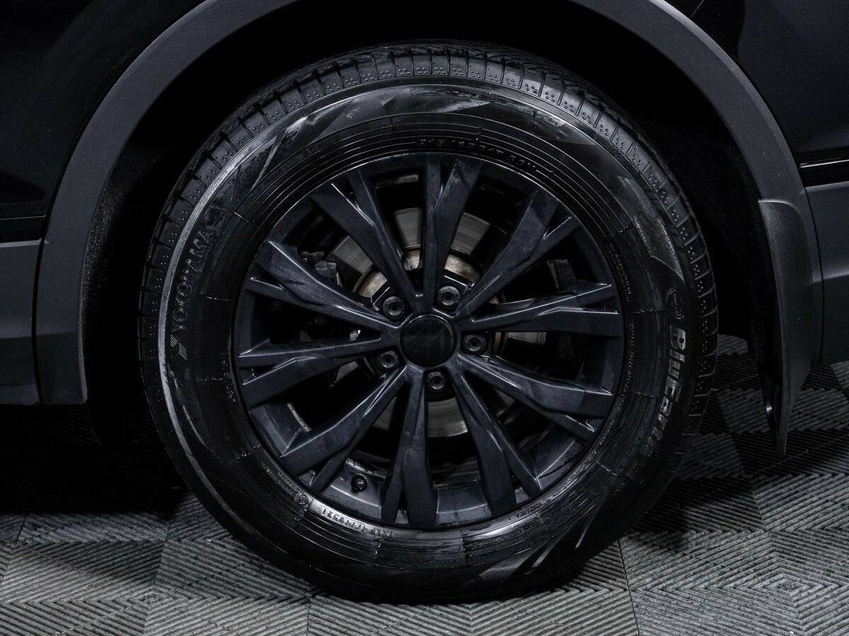 Volkswagen Tiguan, 2021 Фото №15