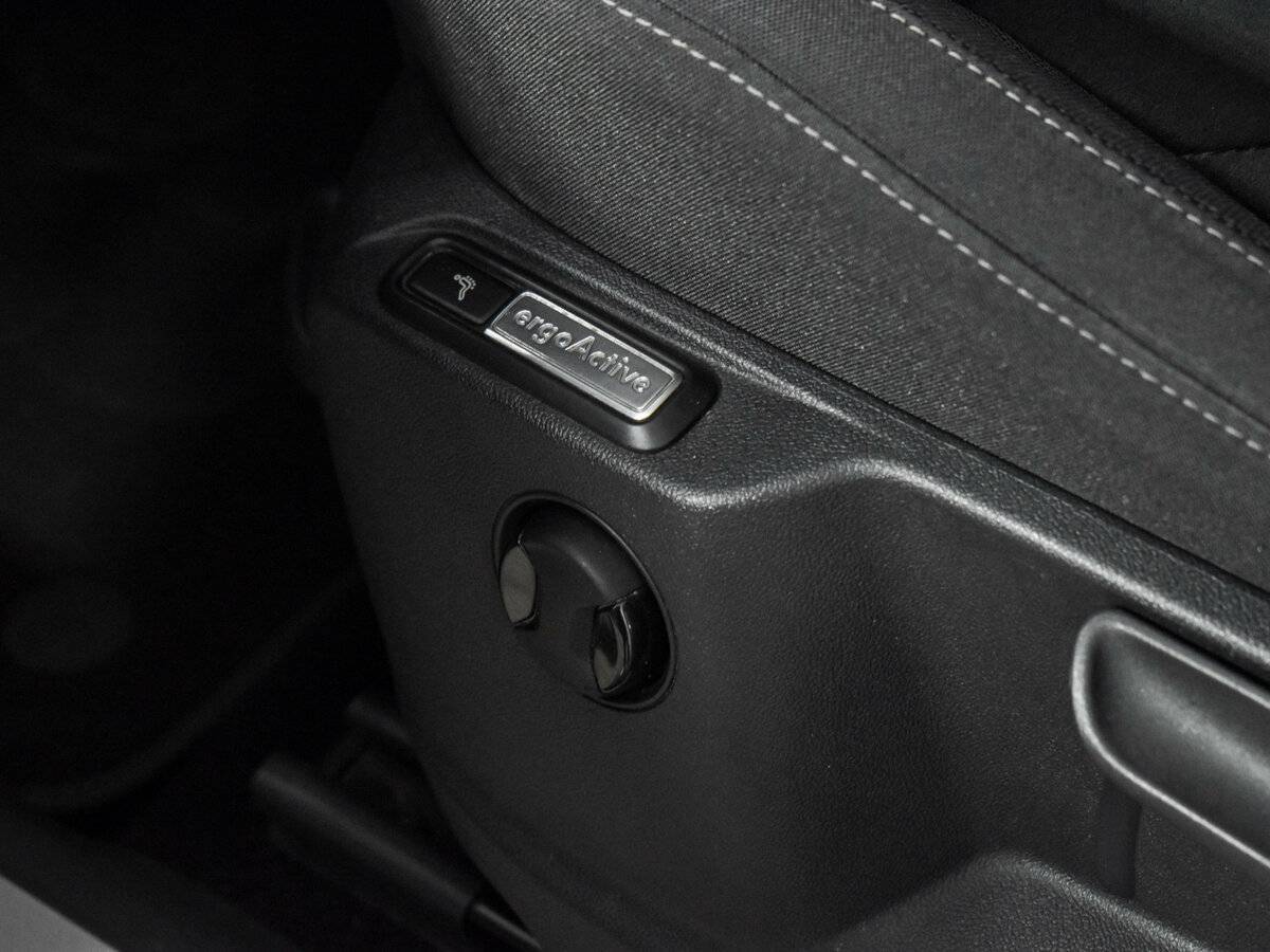 Volkswagen Tiguan, 2018 Фото №10