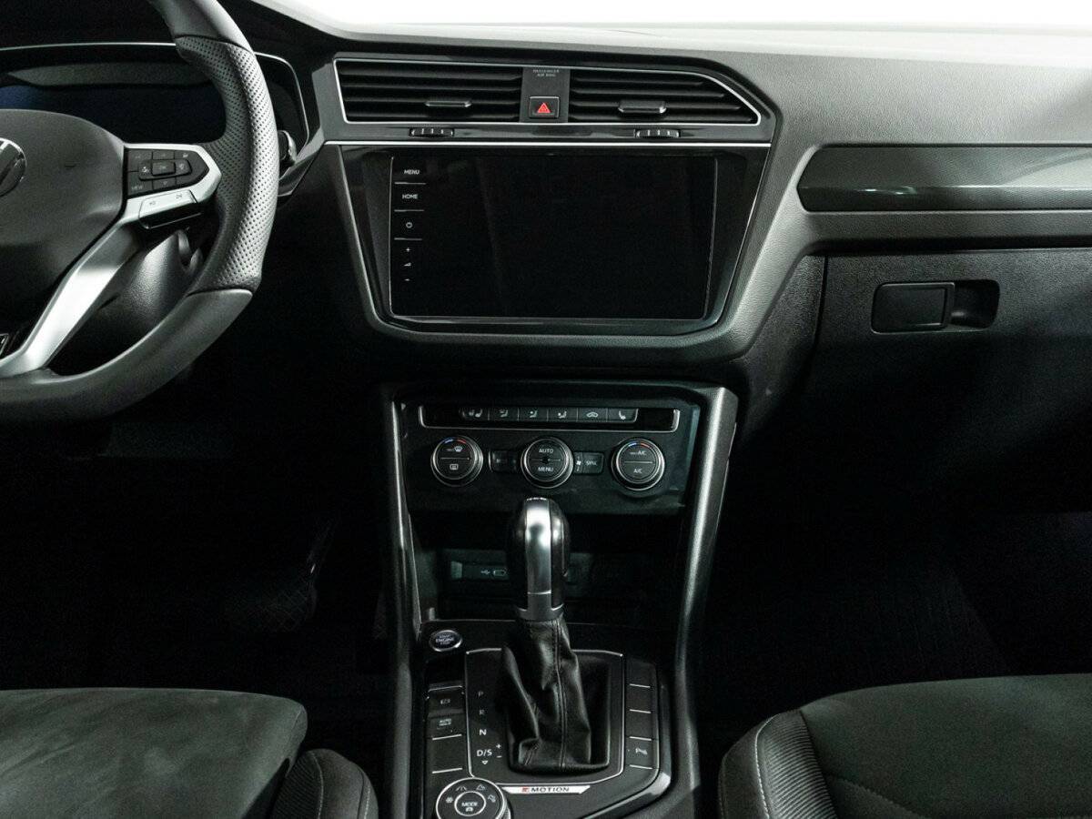 Volkswagen Tiguan, 2018 Фото №14