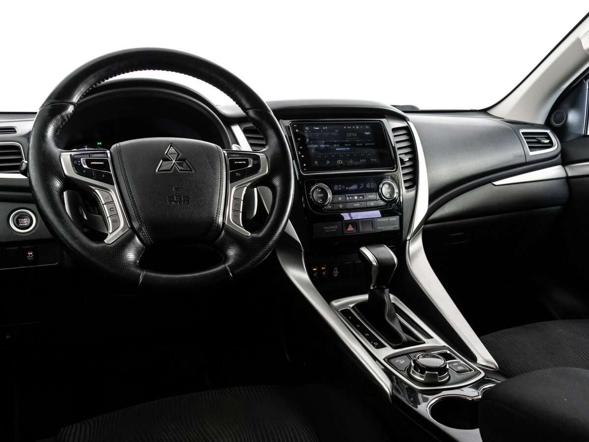 Mitsubishi Pajero Sport, 2017 Фото №11