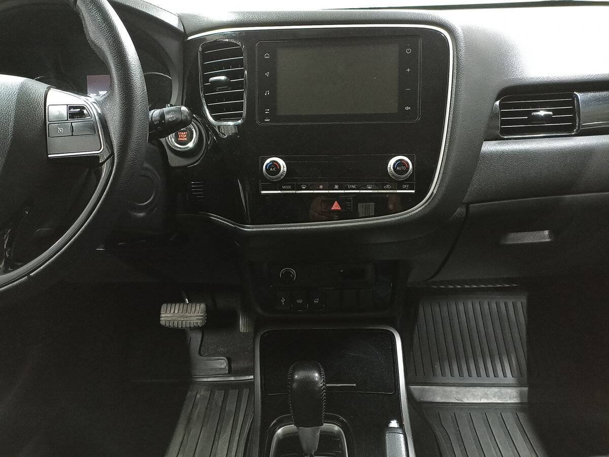 Mitsubishi Outlander, 2020 Фото №15