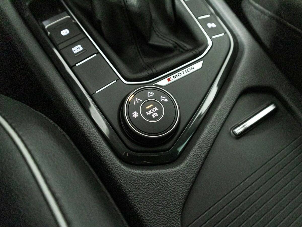 Volkswagen Tiguan, 2021 Фото №21