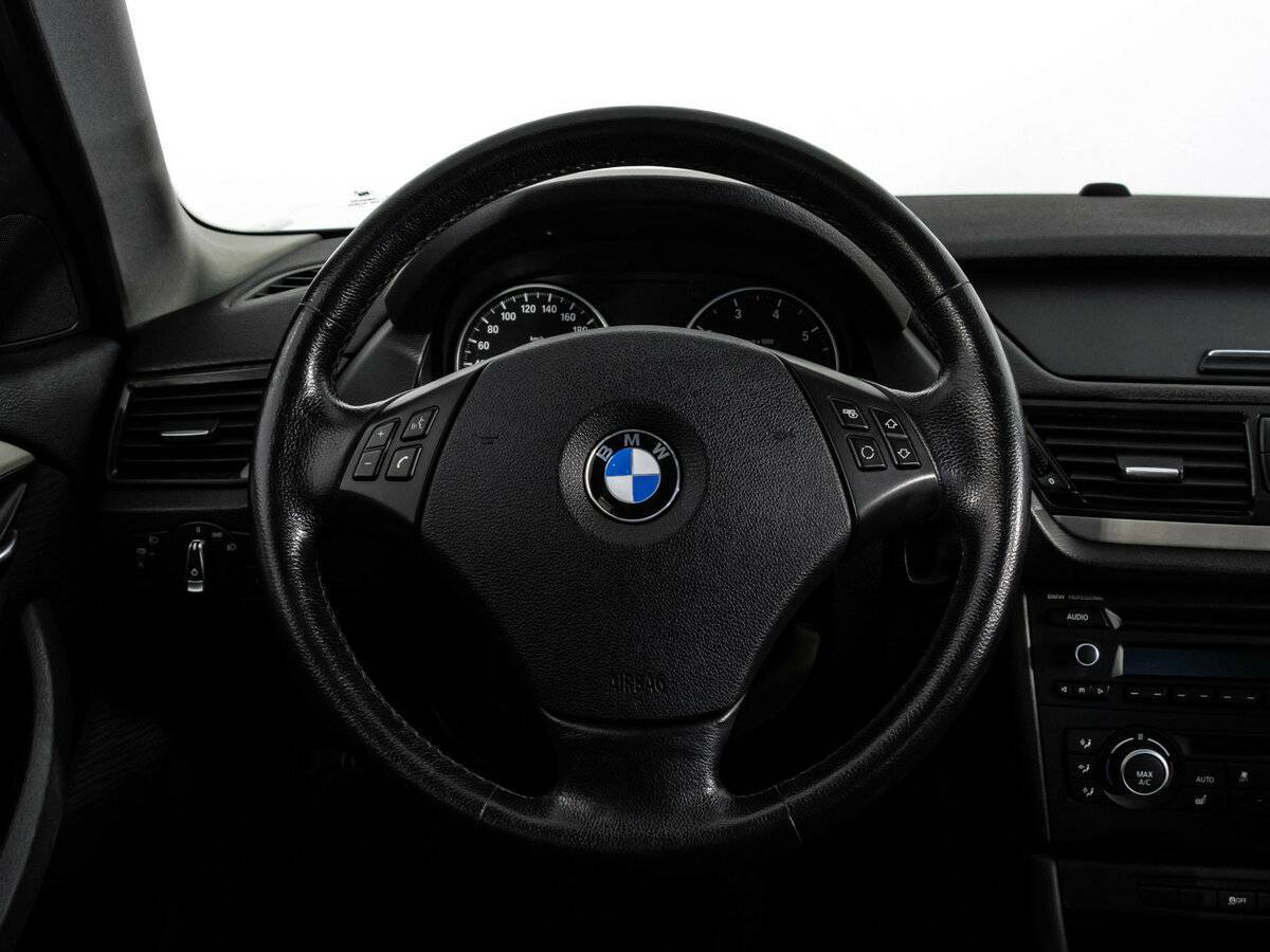 BMW X1 20i, 2014 Фото №12