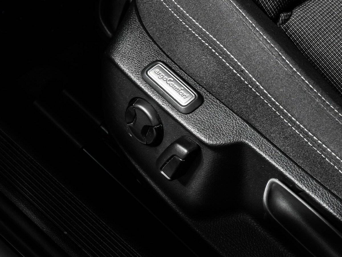 Volkswagen Passat, 2018 Фото №19