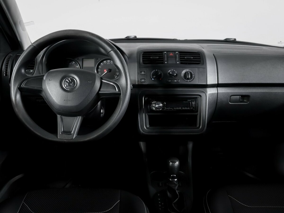 Skoda Fabia II Рестайлинг, 2014 Фото №10