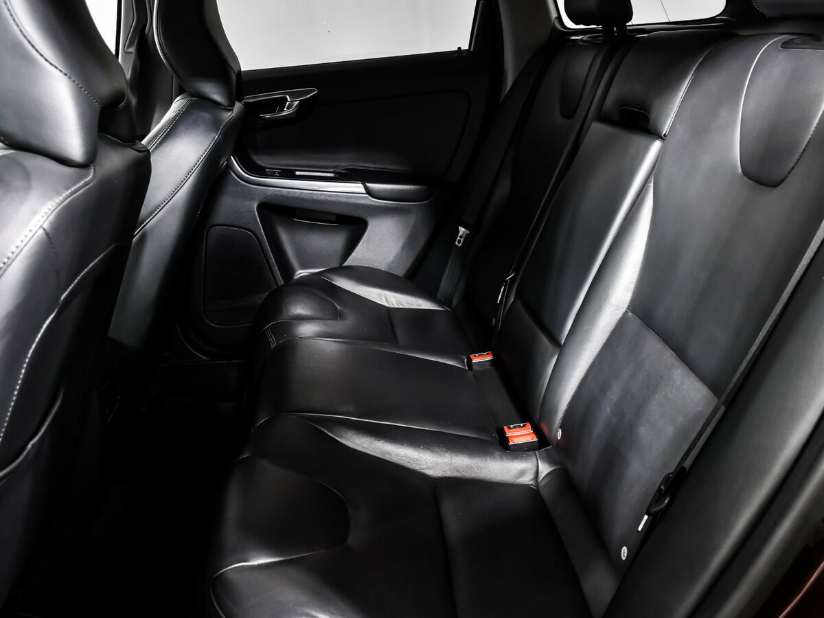 Volvo XC60 I Рестайлинг, 2015 Фото №12