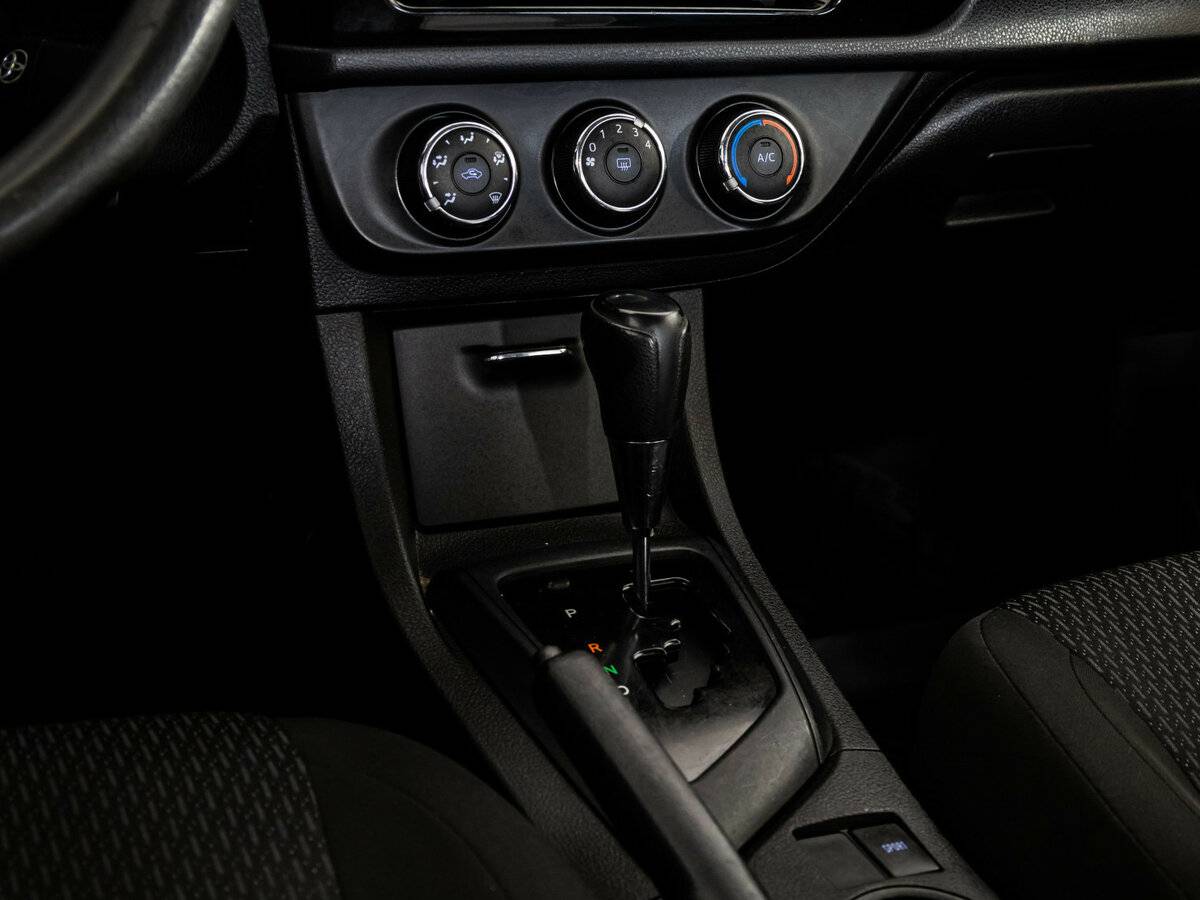 Toyota Corolla XI (E160, E170, E180), 2014 Фото №8