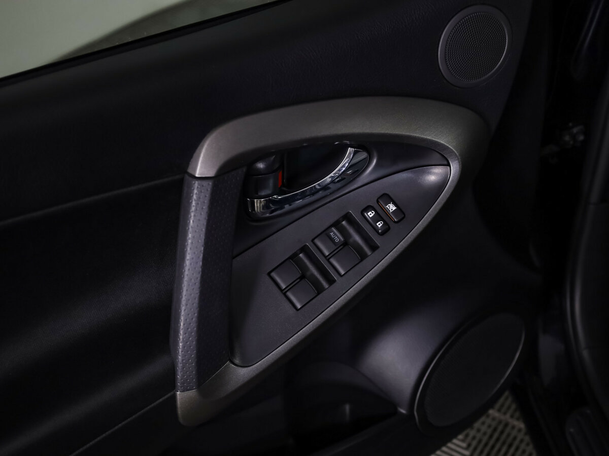 Toyota RAV4 III (XA30) Рестайлинг, 2012 Фото №11